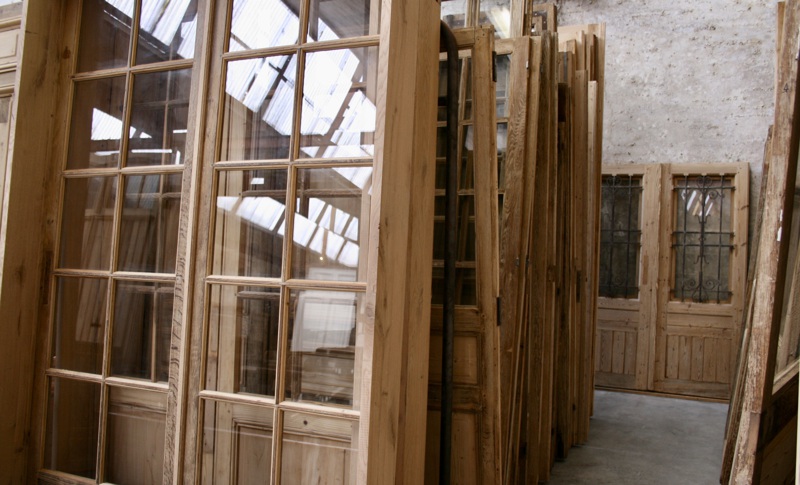 Old oak or pine doors and hutches as pieces of art in the frames 34