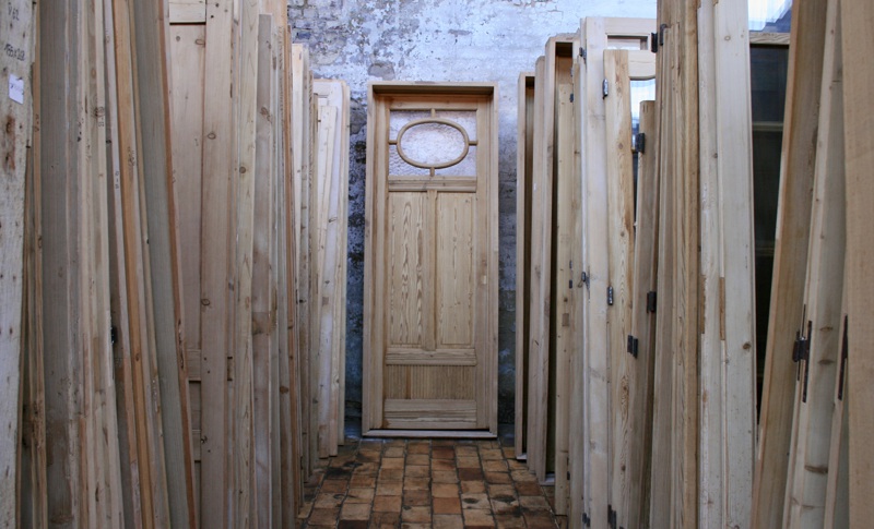 Old oak or pine doors and hutches as pieces of art in the frames 20