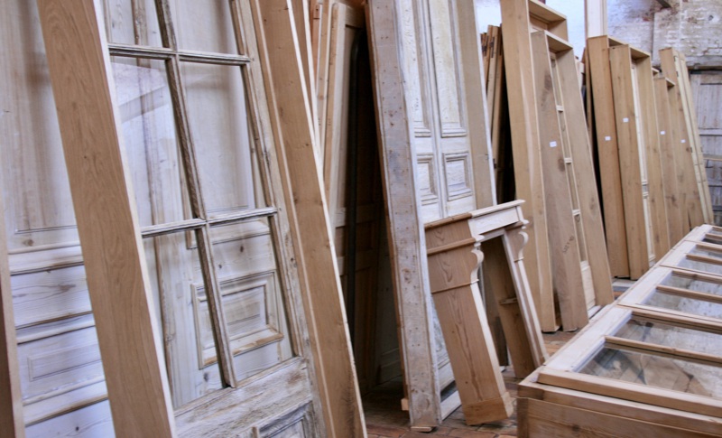Old oak or pine doors and hutches as pieces of art in the frames 32