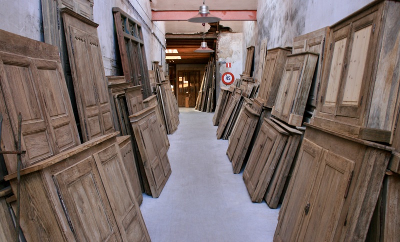Old oak or pine doors and hutches as pieces of art in the frames 33