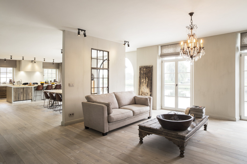 Van Woonkamer Tot Horeca Uw Interieur Meteen In Stock