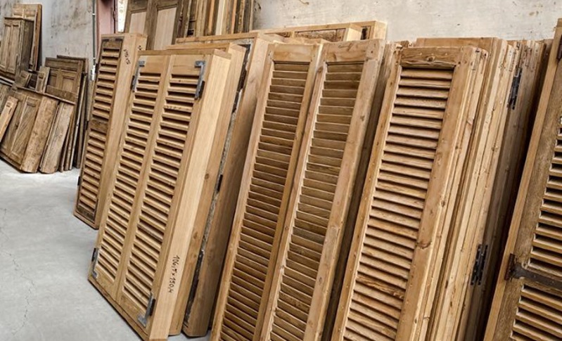 Old oak or pine doors and hutches as pieces of art in the frames 8