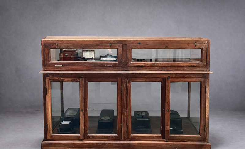 Bars and counters 7