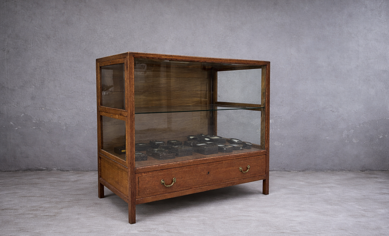 Bars and counters 11